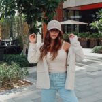 Stéphanie Durant Instagram - JEU CONCOURS ☀️🧡Avec les beaux jours, je me suis fait une sélection de vêtements sur Sarenza.com.J’ai trouvé un large choix de pièces pour toute la famille 🥰 Pour en profiter et refaire votre dressing pour le printemps, nous vous proposons de gagner :

• 1 bon d’achat de 1000€
• 3 bons d’achats de 500€

Pour participer :

•Suivez @stephaniedurant, @sarenza et @klarna 
Mentionnez un(e) ami(e)à la recherche des dernières tendances mode !
•Repartagez en story pour augmenter vos chances

4 gagnants seront tirés au sort et pourront faire leur sélection sur @sarenza , et si vous n’êtes pas tirés au sort, vous pourrez toujours passer commande et payer en 3 fois sans frais grâce à @klarna ! 

Fin du concours dimanche 5 mai 🎀

*Concours ouvert à toutes personne résidant en France Métropolitaine
 
Collaboration commerciale
 
#sarenza #sarenzastyle #jeu #concours #jeuconcours #klarna