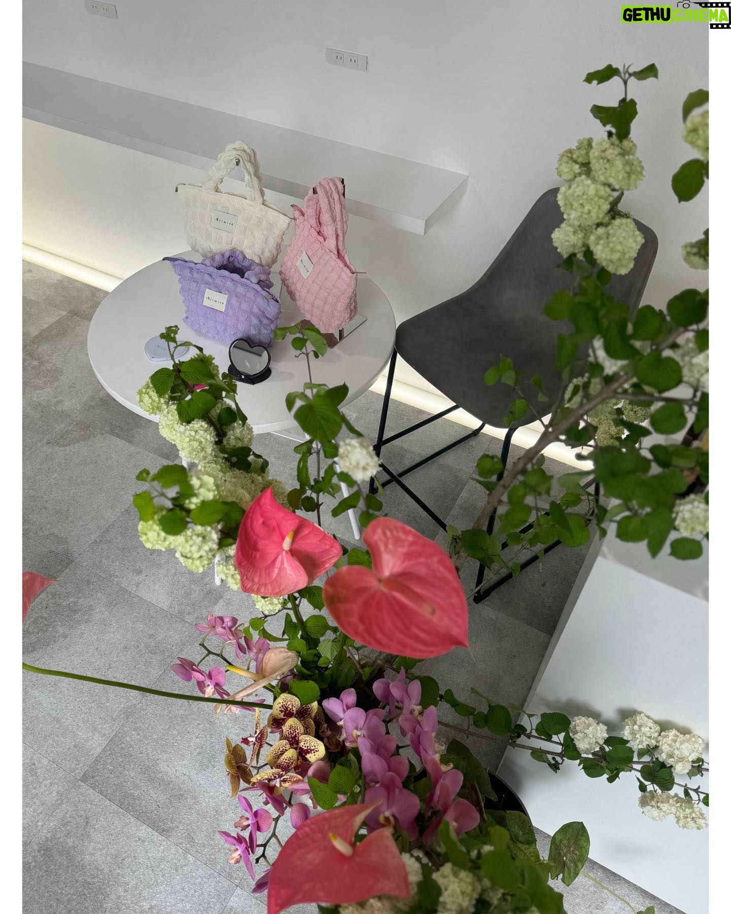 Nozomi Sasaki Instagram - .
iNtimite POP UP SHOP、
皆様、3日目もお越しいただきありがとうございました♡
明日はいよいよ最終日です😊
お待ちしています🌷