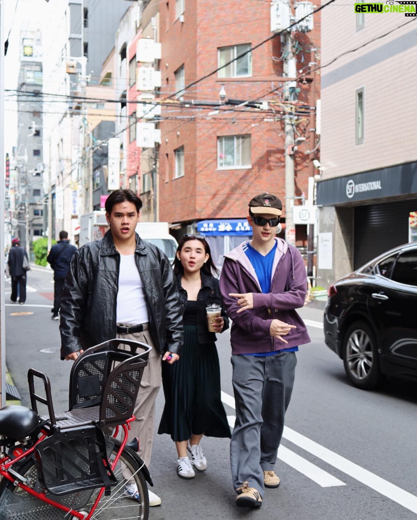 Andi Eigenmann Instagram - More Osaka snaps for the memzz. Super fresh sushi and fruit (and yakiniku!) are more than enough for the littles to love Japan so far!🌺