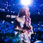 Jolin Tsai Instagram – 重慶煲 一心是來參加派對的！不是來看演唱會的
眼睛都不知道要放哪裡
一個比一個漂亮 出彩
#硬核般自得其樂的血液🩸
very proud of u 
謝謝重慶寶兩天不間斷的愛 🌶️🌶️🌶️
#喔辣辣辣
#uglybeauty2024finale重慶站