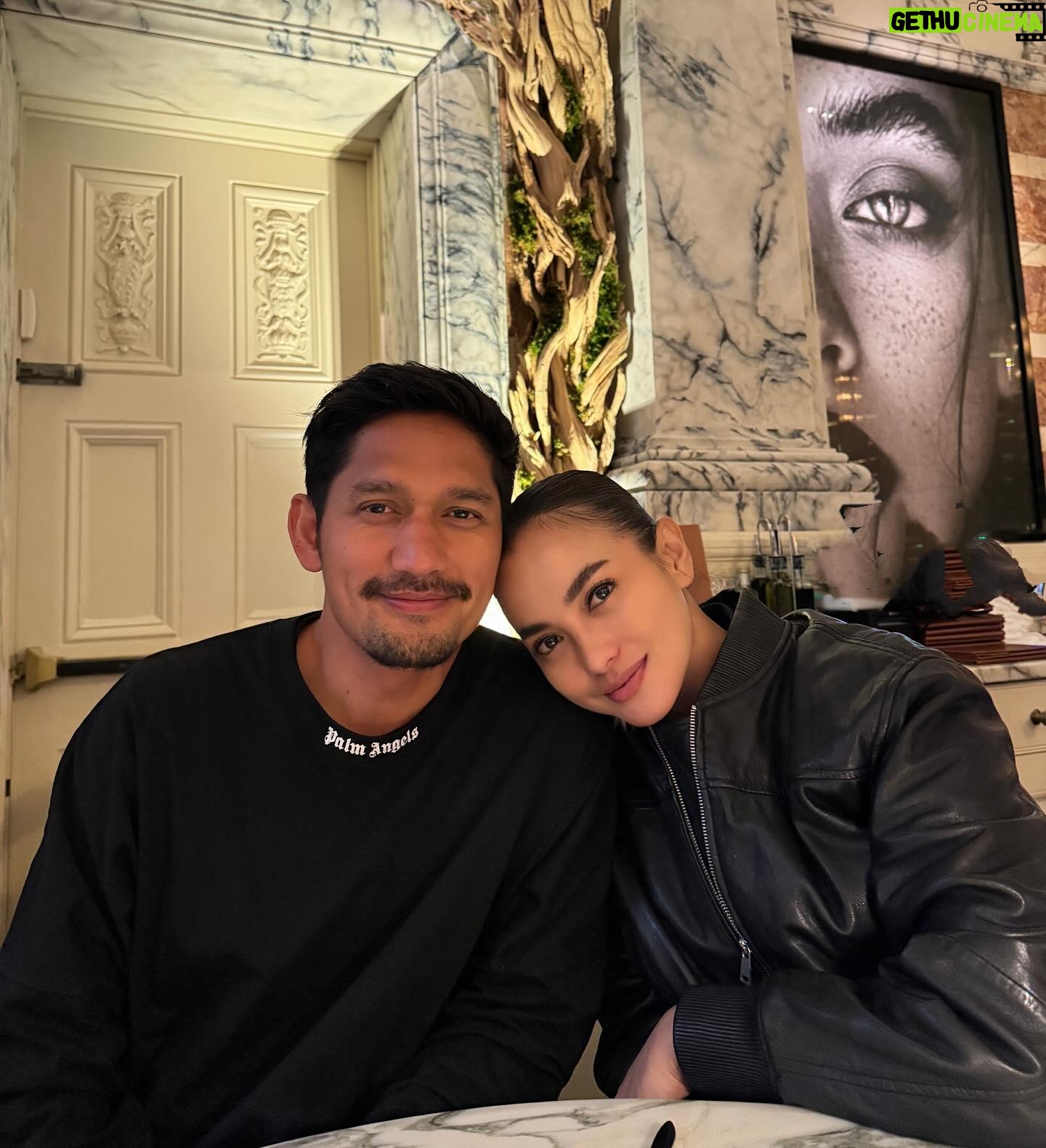 Ririn Ekawati Instagram - Happy Birthday @ibnujamilo 🤍
Semoga Allah memberikan umur panjang, Sehat sehat badannya, berkah rezekynya, bahagia hatinya.
selalu kuat imanmu, tulus hatimu, berkat hidupmu,
kuat badanmu, banyak keberuntunganmu.
Terimakasih sudah menjadi yang Terkasih 🤍
30.04.2024