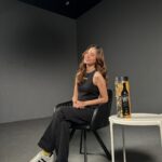 Violette Wautier Instagram - Johnnie Walker ก้าวมาครบ 100 ปีในไทยแล้ว!! ดีใจอะ...ที่ได้ก้าวมาด้วยกัน​
มา Keep Walking กันต่อนะทุกคน 

#JohnnieWalkerSTYLE #JW100YEARSInThailand #KeepWalking