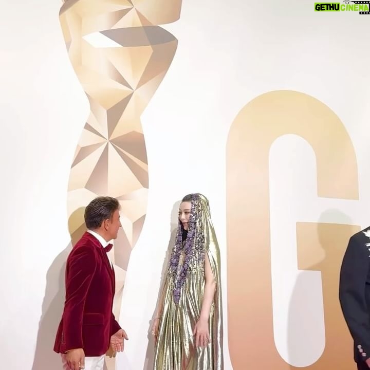 Fan Bingbing Instagram - Dubai calling! Can you feel the energy of this incredible city?
Dress: @stephanerolland_paris 2023 Spring Summer Haute Couture; coordinated by @wishgui3
High Jewels: @dhamani1969
HMU: @_christopherbu_ @huyiyin8
Photography: @mengqiangfan
PR & Management: @jerseychong @amanetuerdi_
Special thanks to @theemigala @royalseaentertainment @slsdubai