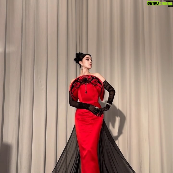 Fan Bingbing Instagram - As-salamu alaykum!
Grateful to be named the EMIGALA 2024 Fashion Icon of the Year š
Dress: @andreabrocca Alta Moda 2024 Spring Summer; coordinated by @wishgui3
High Jewels: @dhamani1969
HMU: @_christopherbu_ @huyiyin8
Photography: @mengqiangfan
PR & Management: @jerseychong @amanetuerdi_
Special thanks to @theemigala @royalseaentertainment @slsdubai