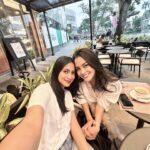 Ririn Ekawati Instagram - Quality time ❤️
senang sekali ketemuan, cerita banyak. 
dari kangen Mamah sampai seru ngomongin drakor #QOT hahaha kita kepikiran rumah tangganya Hyunwoo n Haein. susah move on nih 😆