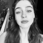 Cemre Baysel Instagram - Veeee son.. @saklabeniresmi 
Buraya uzun uzun veda cümleleri yazmak isterdim. Ama fotoğraftaki yazıların hepsi bu serüvenin ne kadar güzel olduğunun ve unutulmaz olduğunun göstergesi. 
Canım İncila.. seni yaşatmanın tadını hiç unutmayacağım. Teşekkür ederim bize ve bizi çok sevenlere ♥️