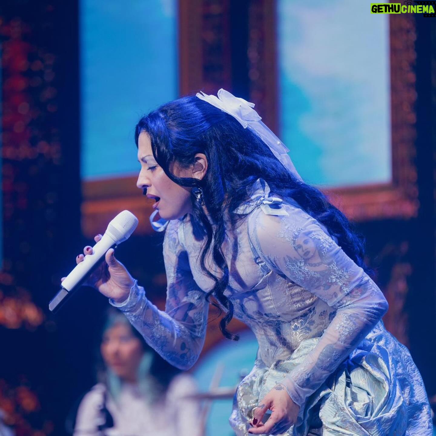 Mon Laferte Instagram - Ya estamos en NY! nos vemos mañana en el Madison 🥰
Ayer tuvimos un público hermoso en Boston
🥰🥰🥰