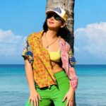 Beauty Gonzalez Instagram - Same Sun, Different Vibe. 🌞
Still scorching but somehow the sea views and sea breeze takes the pain away.🩵