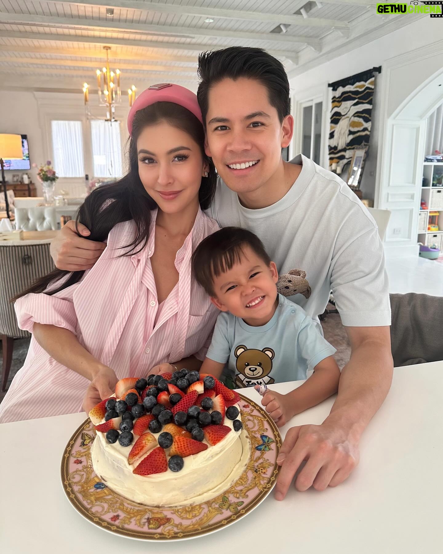 Sririta Jensen Instagram - Happy birthday, my love!
Wishing you everyday feels like a piece from heaven, may all your hopes and dreams come true and your future be filled with happiness naka 💖😇 🌸
Love you endlessly