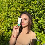 Rabia Soytürk Instagram – Her anı dolu dolu yaşamak ama cildimin ihtiyaçlarını da unutmamak benim için çok önemli✨ Cilt bakım rutinimde en sevdiğim ürünlerden ikisi tabi ki bitkisel içerikleri ve nazik formülasyonarı ile @propiaturkiye  den🤍 #işbirliği