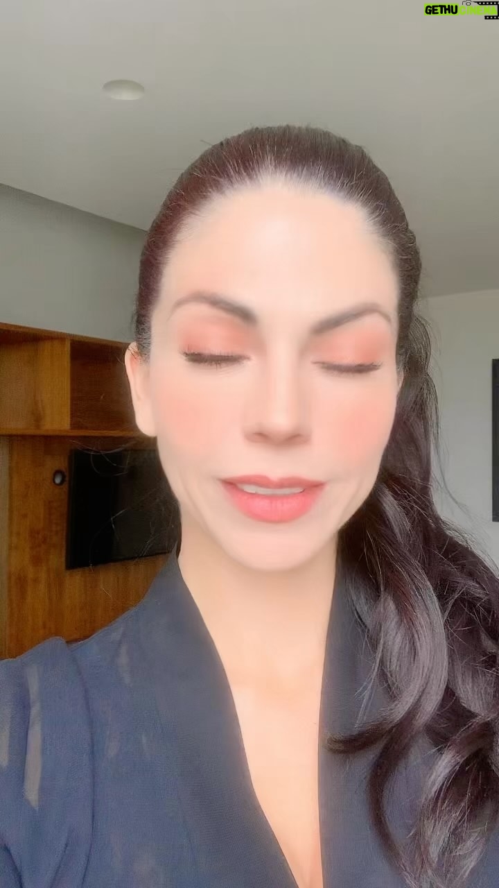 África Zavala Instagram - ¿Alguien se identifica ?🤣🤣👋