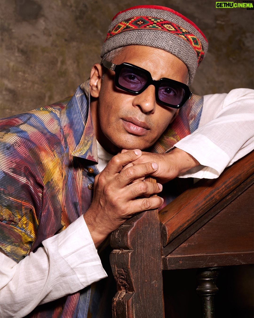 Vivienne Westwood Instagram - "I wanted to represent the style of Mumbai by mixing modern with old school values – an amalgamation unlike any other city in India" – Kshitij Kankaria.
Creative director @kshitijkankaria captures our Sun 24 campaign in his own home city.
Photographer and Creative Direction: @kshitijkankaria
Hair and Makeup: @eshwarlog
Producer: @anuragsharma91
#WestwoodSun #VWSS24