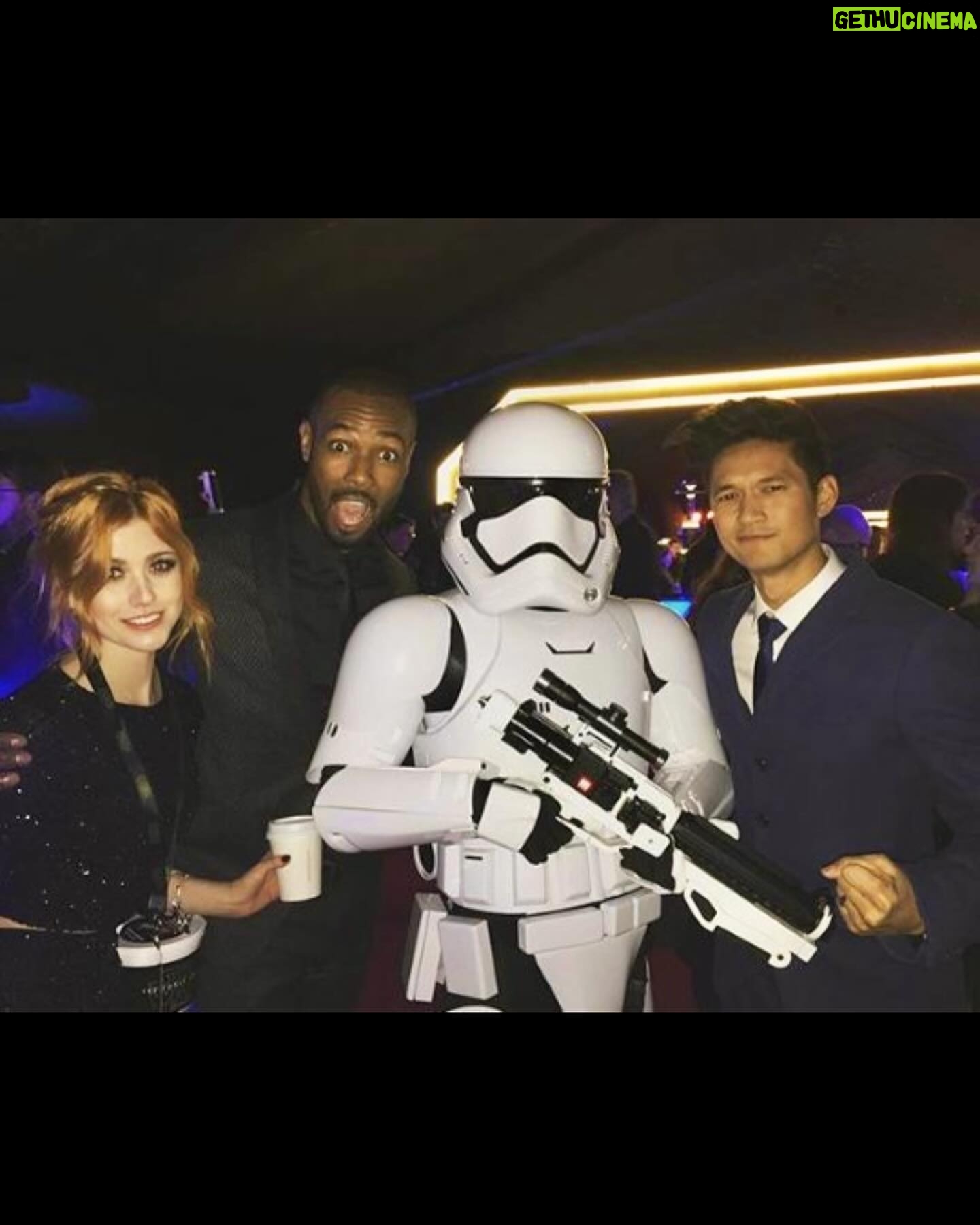 Katherine McNamara Instagram - Happy #StarWars Day! 💚💙 #Maythe4thBewithYou! 🪐🛸