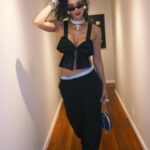 Débora Nascimento Instagram – Fui com @absolutbrasil ver de perto a maior artista do mundo da música. Emblemática RAINHA! Essa noite ficará para história e pra sempre na memória.
Beba com moderação 🔞
#BornToMix #AbsolutVodka
publicidade