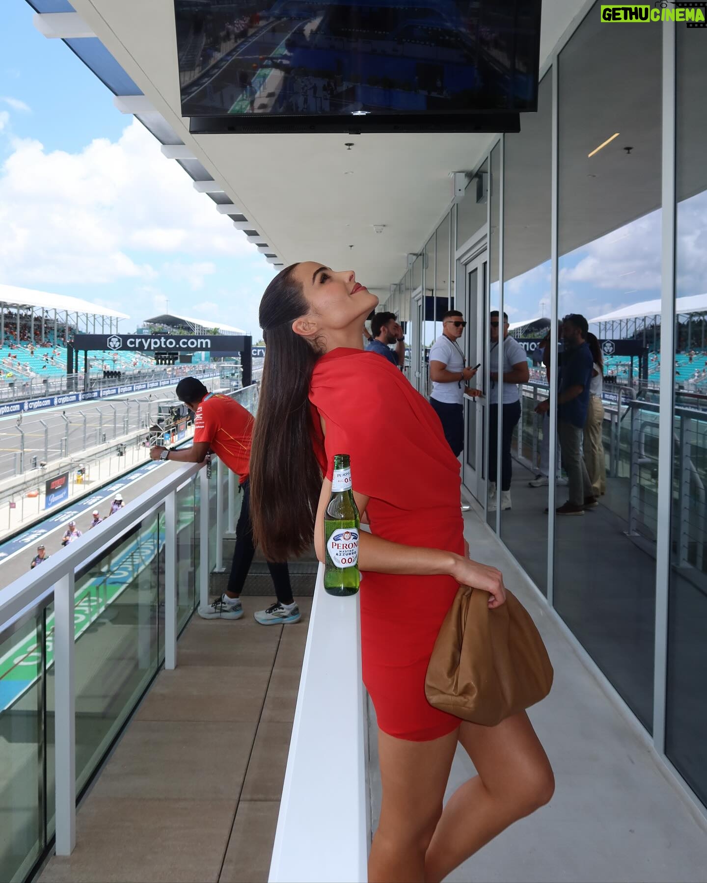 Olivia Culpo Instagram - Miami race day w my @peroniusa Nastro Azzurro 0.0% family partner of @scuderiaferrari ❤️🔥🏁 #ad #21