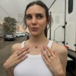 Macarena Achaga Instagram - porque me apoyaste en mis sueños estoy así de lejos para festejarte en unos días ❤️‍🩹
pero te guardo tu regalo de @tousjewelry 💎✨y mientras lo uso hasta que te vea🙊 — porque obvi todas las hijas usamos todo lo de mamá jijiji te amo @msdelmoral 

#publicidad