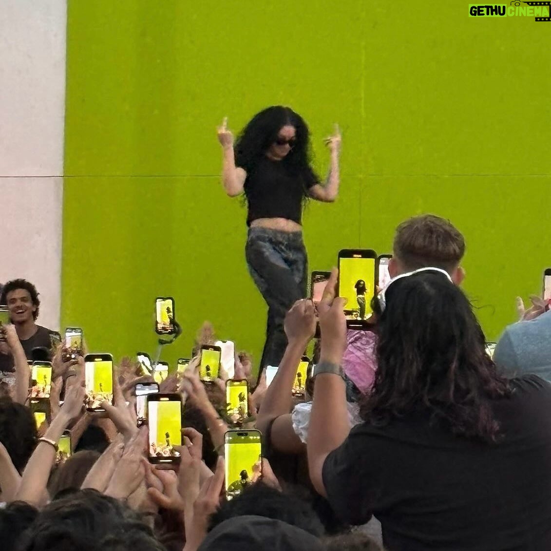 Charli XCX Instagram - I’M YOUR FAVORITE REFERENCE