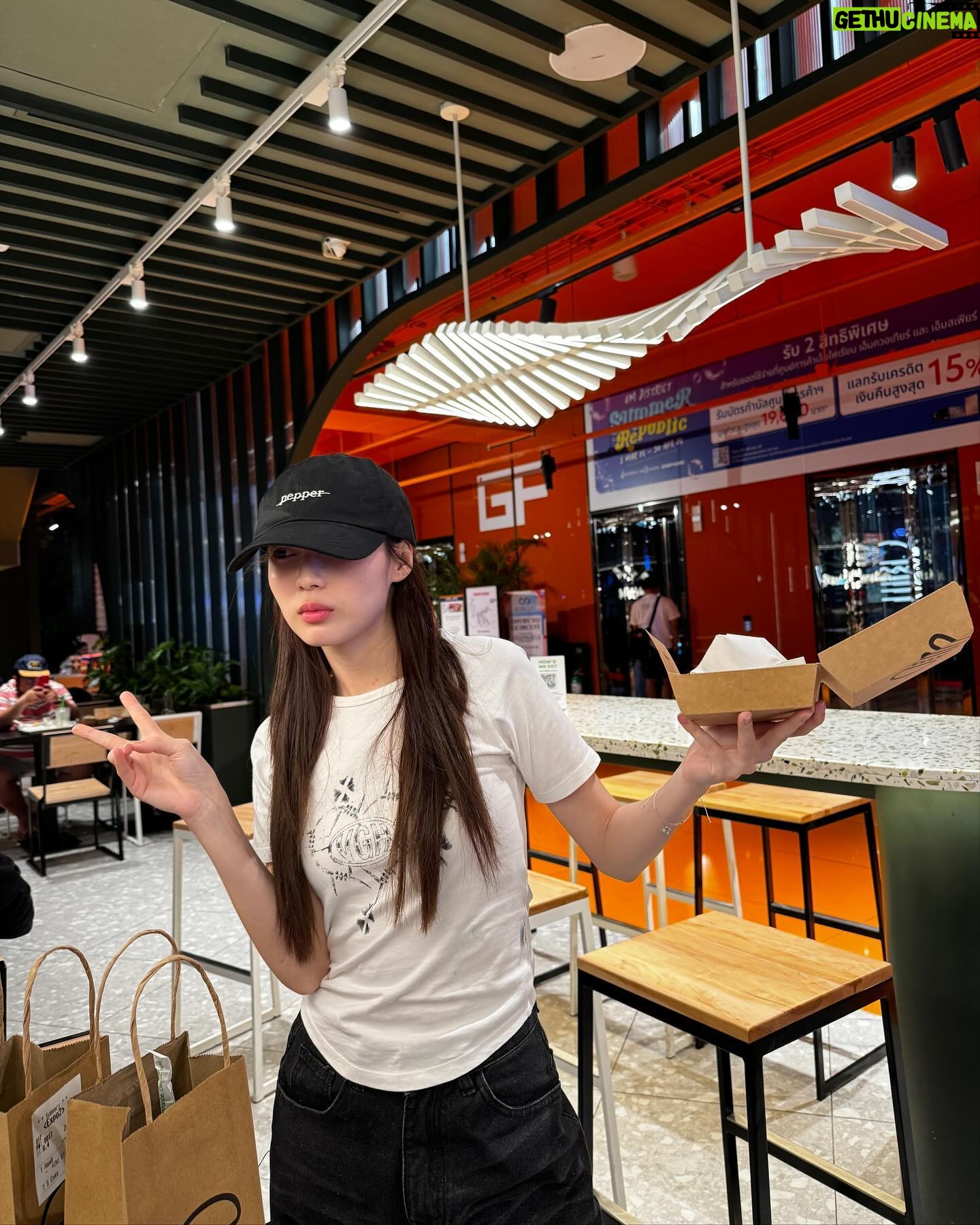 Pattranite Limpatiyakorn Instagram -