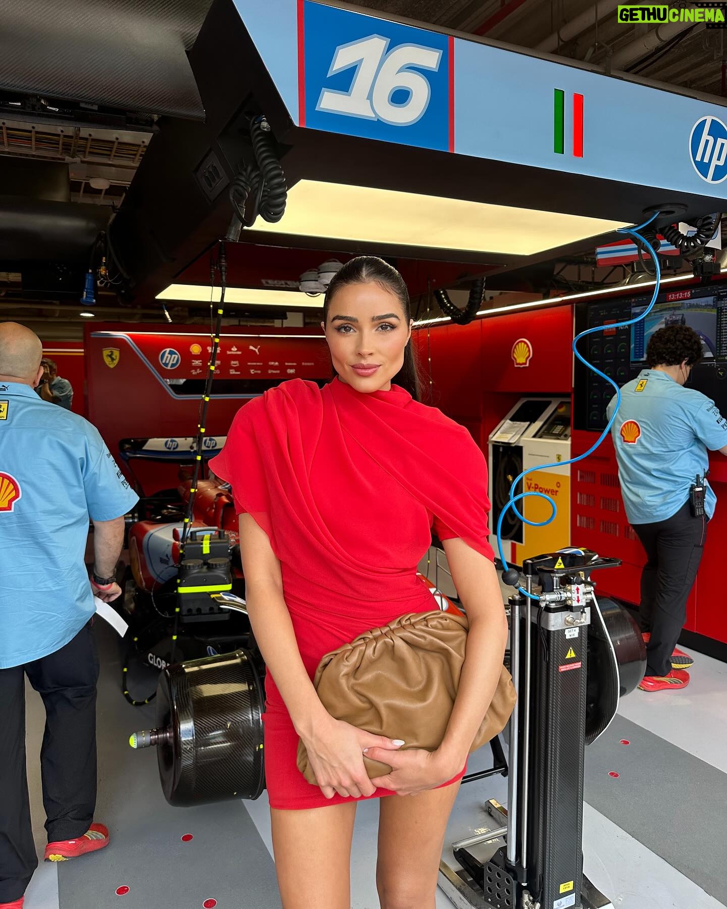 Olivia Culpo Instagram - Miami race day w my @peroniusa Nastro Azzurro 0.0% family partner of @scuderiaferrari ❤️🔥🏁 #ad #21