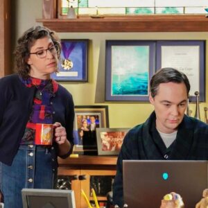 Mayim Bialik Instagram - Repost @youngsheldoncbs: Unfortunately Sheldon hasn’t invented time travel yet, so we’ll just have to enjoy this sneak peek of the #YoungSheldon finale until next Thursday... @therealjimparsons