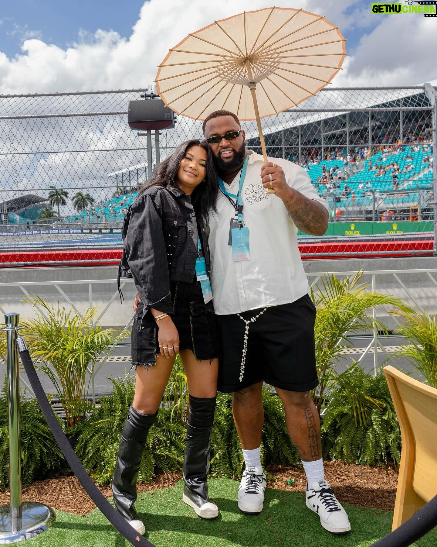 Chanel Iman Instagram - Perfect date at F1 in Miami 🏎️💨 Thank you @fiatusa for inviting us to the trophy house to watch the race #fiat500e
