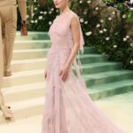 Phoebe Dynevor Instagram - What an absolute honour to attend The Met wearing custom @victoriabeckham. It was a DREAM to watch her and her incredible team create this dress in time for this epic night 🌸 thank you @nicky_yates thank you @gertielowe @charlottetilbury @sofiatilbury @davidvoncannon