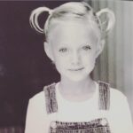 Dakota Fanning Instagram - Merry Christmas Eve from the 12 hairs on my little head to you! 🎄👧🏼
