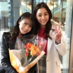 Mio Imada Instagram - 先日SUITSクランクアップしました☺︎
最後の撮影シーン一緒だった、
聖澤さん役の新木優子ちゃんと♡
そして今日9時から第10話です！
20時半からインスタライブもします！
ぜひみてね！