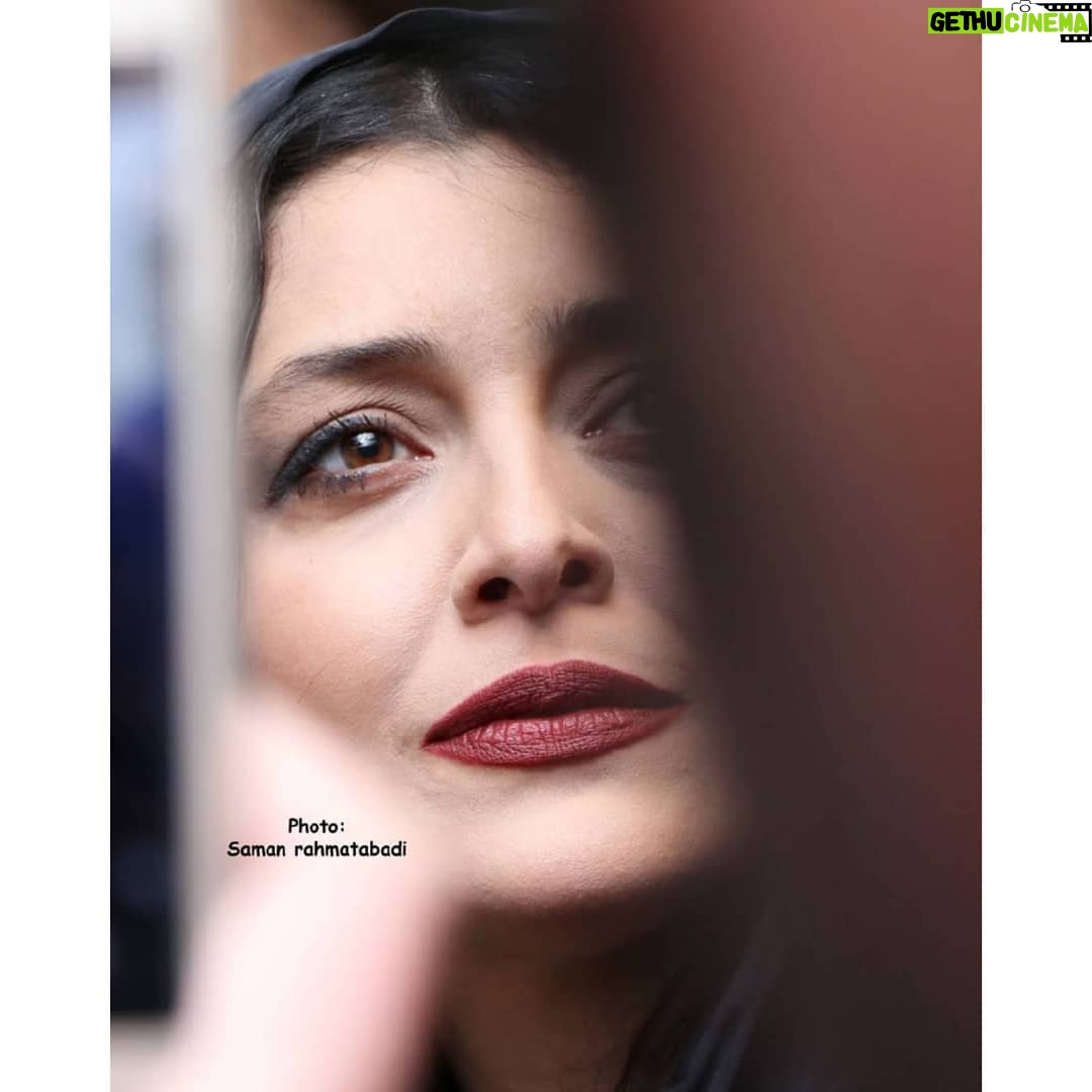 Sare Bayat - 134.9K Likes - .
ممنونم از مهرتون
.
#ساره_بیات #اتاق_تاریک
#darkroommovie #sarehbayat #sareh_bayat