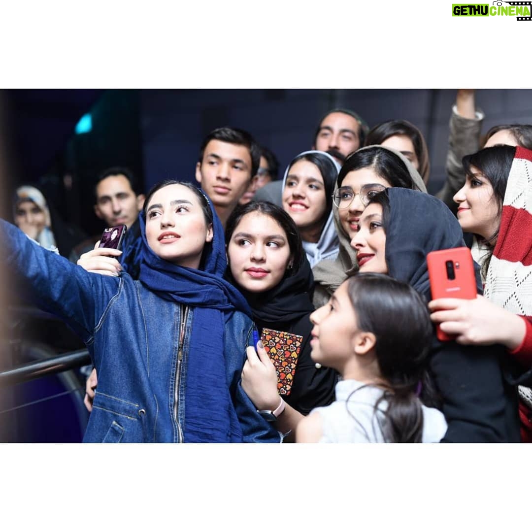 Sare Bayat - 134.9K Likes - .
ممنونم از مهرتون
.
#ساره_بیات #اتاق_تاریک
#darkroommovie #sarehbayat #sareh_bayat