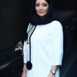 Sare Bayat Instagram - .
به چشمهایم نگاه کن،.
تو را می بینم.❤
.
#ساره_بیات هم اکنون #اکران_خصوصی #اتاق_تاریک 
#sarehbayat #sareh_bayat