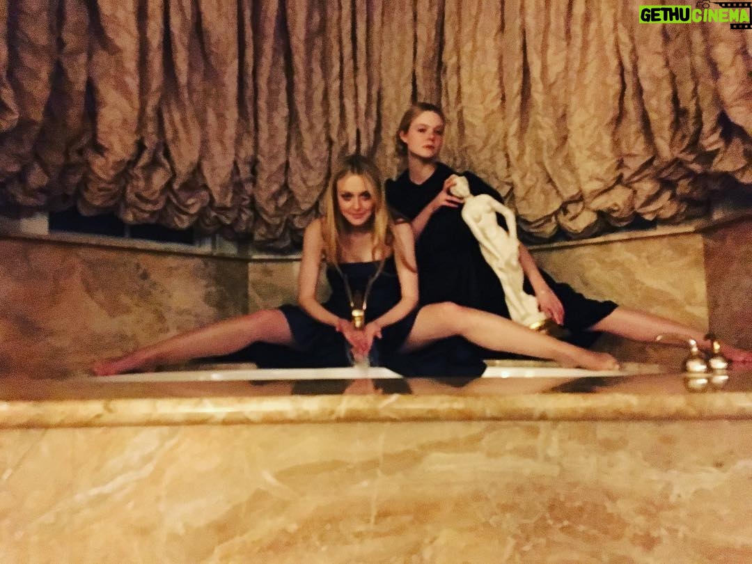 Dakota Fanning Instagram - We ready for you 2019. 🍾