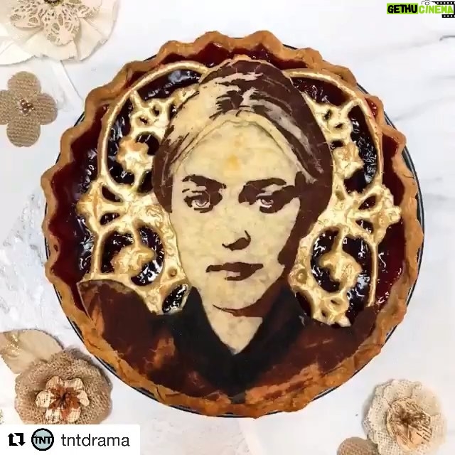 Dakota Fanning Instagram - Can I get this recipe for next Christmas? Merry Merry Everyone! #sarahoward #thealienist