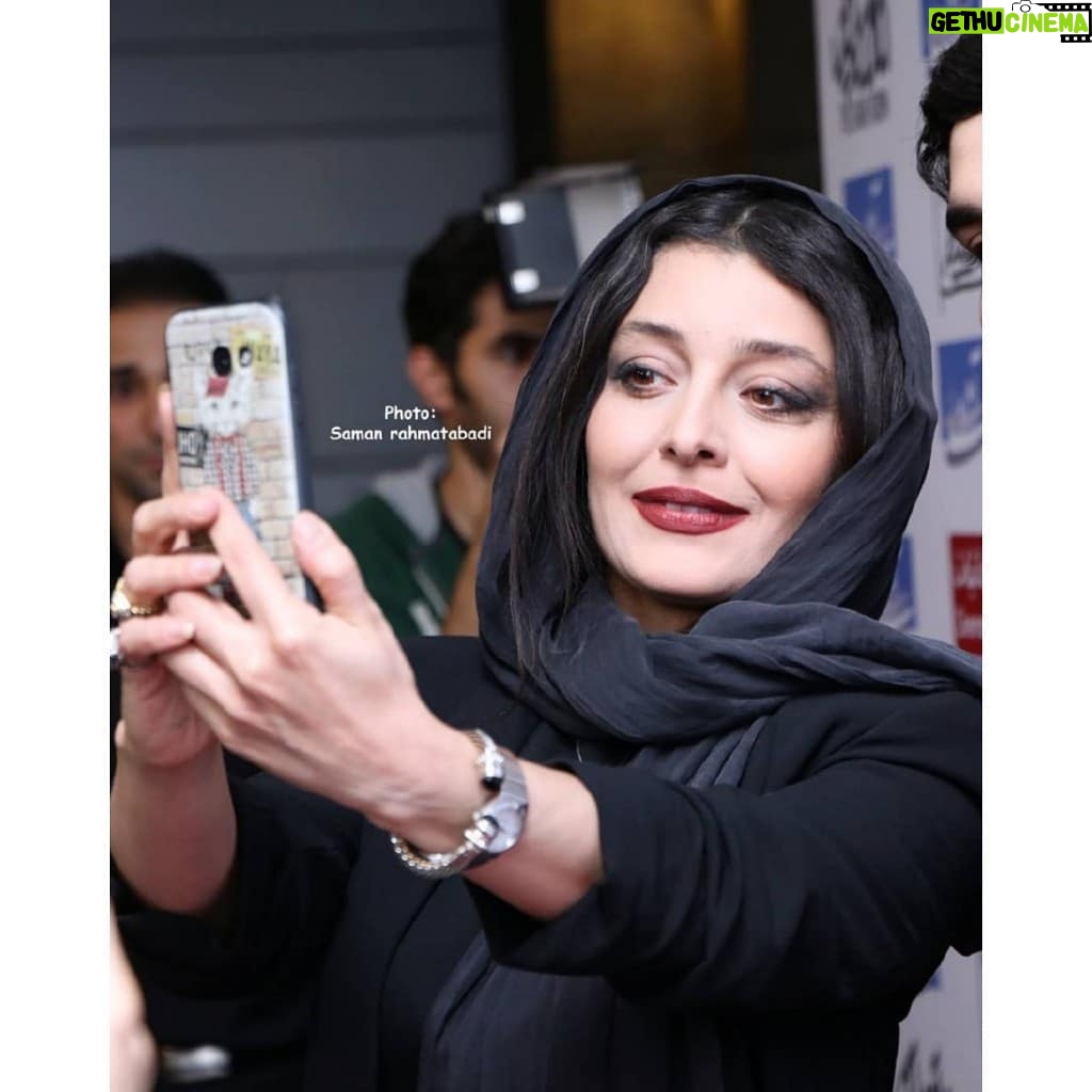 Sare Bayat - 134.9K Likes - .
ممنونم از مهرتون
.
#ساره_بیات #اتاق_تاریک
#darkroommovie #sarehbayat #sareh_bayat