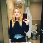 Dakota Fanning Instagram - What’s more offensive, the toilet in the bg or my pants with different waistbands? (I love them very much and will continue wearing them even though they make some uncomfortable.)