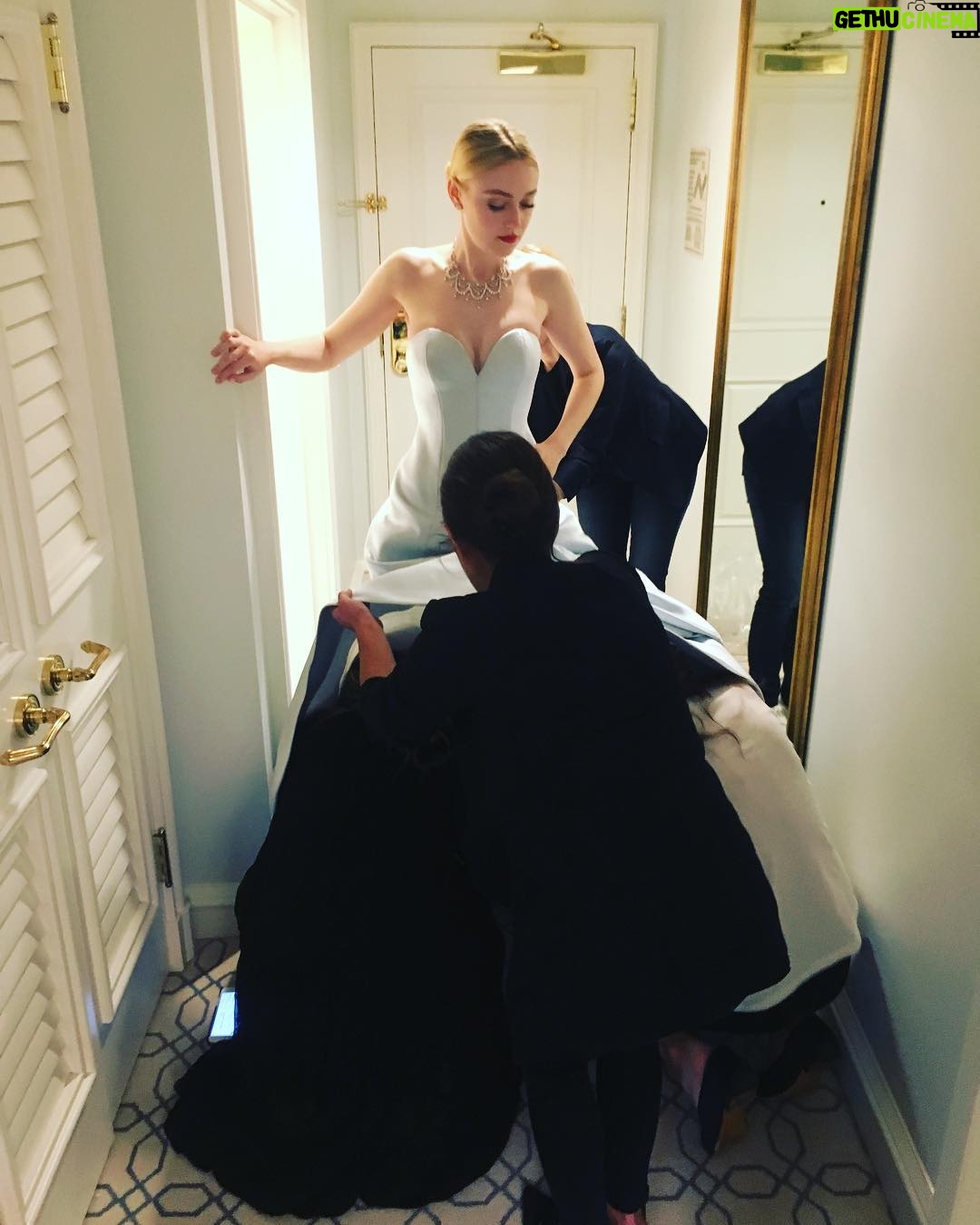Dakota Fanning Instagram - #fbf to it taking 4 ladies to help me put my shoes on! 📸: @justjenda