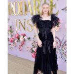 Dakota Fanning Instagram - 💕💐🌷🌸💕 the most beautiful afternoon with @rodarte ! Love you @kateandlauramulleavy 👗: @samanthamcmillen_stylist 💁‍♀️: @justjenda 💄: @erinayanianmonroe