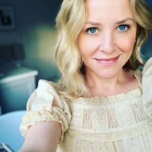 Jessica Capshaw Instagram - Well, hello there Wednesday...