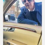 Sare Bayat Instagram - #Repost @sarvinbayat
・・・
پدرم، پشتيبانم، همراهم، همدمم روزتون مبارك.. دستاتون رو ميبوسم، همون دست هايى كه هنوز بوى بستنى زمستونى هايى رو ميدن كه بعد از سركار با دست پر ميومدين به خونه.. هنوز طعمشون يادمه. طعم خوش كودكى با چاشنى خستگى و زحمت كشيدن هاى بى انتهاى يك پدر.. ♥️