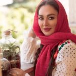 Elham Hamidi Instagram - بزرگی می گفت:  هر چقدر کمتر جواب انسانهای منفی را بدهید، از زندگی با آرامش بیشتری برخوردار خواهید بود.❣ این مردم اگر پیامبر هم بودن، 
هزار ایراد به کار خدا می‌گرفتند، 
شما که جای خود دارید.❣ پس به خاطر انسانهای منفی
زندگی‌ات را تباه نکن....👌🏼
⭐️قابل توجه مخاطبان خاصی که هر پستی من و دوستانم میگذاریم فقط ایراد میگیرند و مسخره می کنند.
Makeupartist:@maryamrahnama_makeupartist
Photography:@fatemerahmaniphotography