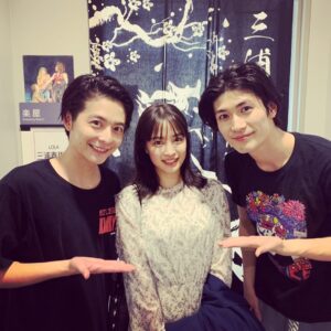 Suzu Hirose Instagram - すんっっっっっっっっごかった
言葉にできない感動がありすぎて。。。👏主演のお2人にいろんな所に心を連れてってもらって、興奮がほんと止まらなかった。あと春馬さんの身体がゴツゴツだった。それもすんごかった。  #kinkyboots
