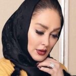 Elham Hamidi Instagram - ﻣﻦ ﻋﺎﺷﻖ ﺍﻣﺮﻭﺯﻡ،

ﭼﻮﻥ ﺩﯾﺮﻭﺯ ﺭﻭ ﻧﻤﯽ ﺗﻮﻧﻢ
ﺑﺮﮔﺮﺩﻭﻧﻢ...
ﻭ ﺷﺎﯾﺪ ﻓﺮﺩﺍﯾﯽ ﻧﺒﺎﺷﻪ...
ﺍﻣﺮﻭﺯ ﺑﻬﺘﺮﯾﻦ ﻟﺒﺎﺳﻢ ﺭﺍ ﻣﯿﭙﻮﺷﻢ...
ﺑﻬﺘﺮﯾﻦ ﻋﻄﺮﻡ ﺭﺍ ﻣﯿﺰﻧﻢ...
ﺑﺮﺍﯼ ﻋﺰﯾﺰﺍﻧﻢ ﮔﻞ ﻣﯿﺨﺮﻡ...
ﻗﺸﻨﮓ ﺗﺮﯾﻦ ﺍﺧﻼﻗﻢ،
ﺍﺳﺘﻌﺪﺍﺩﻡ ﻭ ﺷﮑﻮﻫﻢ ﺭﻭ ﻫﺪﯾﻪ ﻣﯿﮑﻨﻢ ﺑﻪ ﺧﺎﻧﻮﺍﺩﻡ،
ﺩﻭﺳﺘﺎﻡ
ﻭ ﺍﻃﺮﺍﻓﯿﺎﻧﻢ...
ﭼﻘﺪﺭ ﮐﺎﺭ ﺑﺮﺍﯼ ﺍﻣﺮﻭﺯ ﺩﺍﺭﻡ...
ﺑﺎﯾﺪ ﺍﻣﺮﻭﺯ ﺭﻭ ﺯﻧﺪﮔﯽ ﮐﻨﻢ...
#الهام_حمیدی