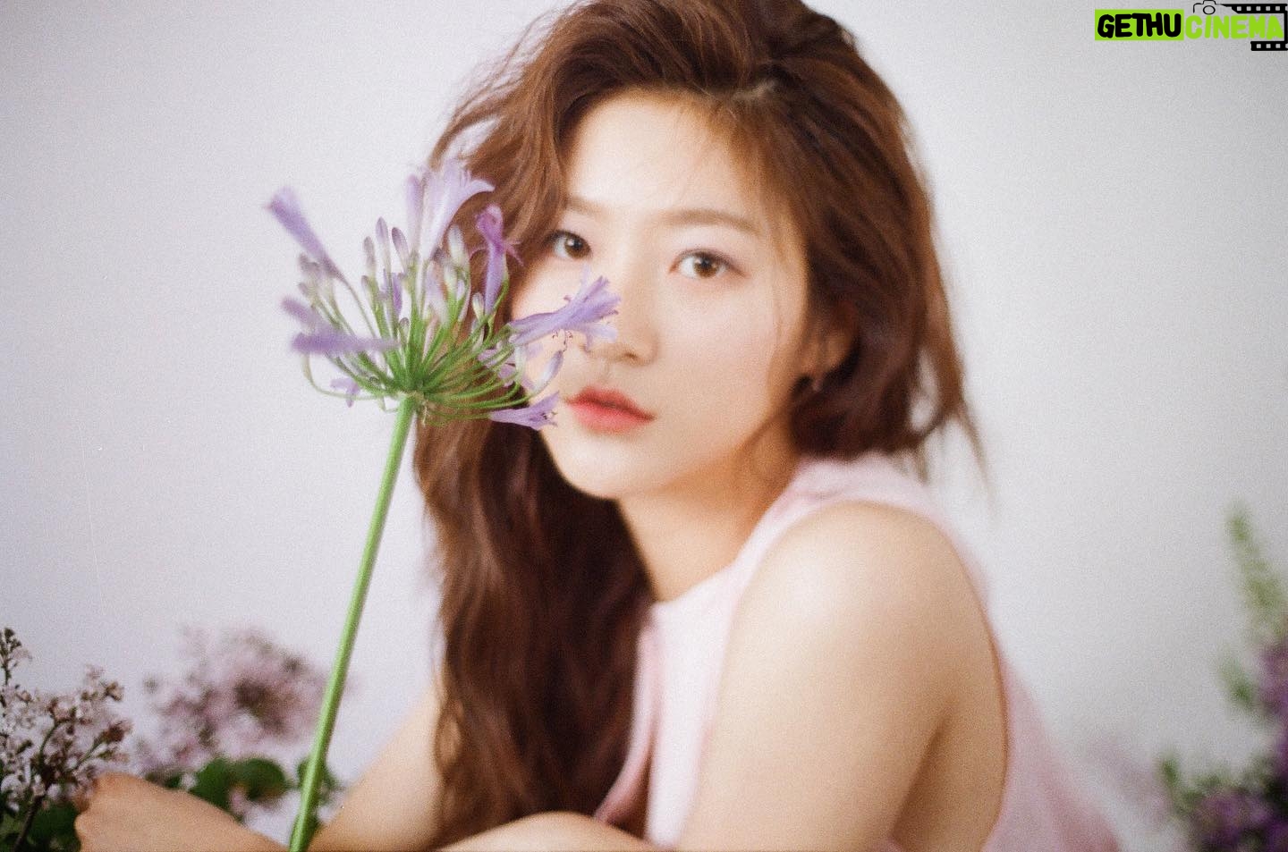 Kim Sae-ron - 192.1K Likes - 좋은 사람과 편하고 즐거웠던:)
Photo by.리에🐰