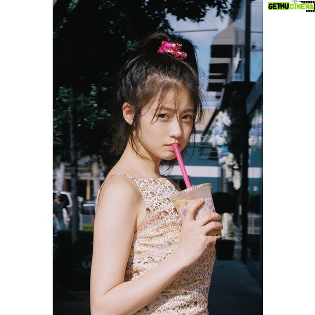 Mio Imada Instagram - 7月18日に
stylebookを発売させて頂きます。
そして表紙も一緒に解禁です💐
1枚目は通常版、
2枚目はAmzon限定版です☺︎
どちらもみんなで悩みに悩んで
決まった2つ。
2つともamazonで予約開始されてます!
まだタイトルはこれからですが、
ボリュームたっぷりです。
おたのしみに🌈