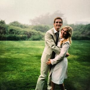 Jessica Capshaw Instagram - Fifteen years of marriage with this total dreamboat... Love, laughter, commitment, learning, more laughter, kids, community, travel, nesting, even more laughter, respect, inspiration and then even more LOVE. I’m so grateful to be in this together, forever. 
I love you @christopher_gav ❤️❤️ 📸: @johndolanphotog