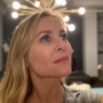 Jessica Capshaw Instagram - Going into the weekend with no @gameofthrones at the end of it with courage...and a self made crown 👸🏼 Also, I just realized what an incredibly strong influence Daenerys has been on the color of my eyebrows...many thanks for that, Dany. 🤗😘