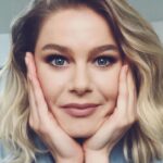Burcu Biricik Instagram - Yanakco 👻 
Make up: @gulumerzincan 
Hair: @huseyinacikgoz 🎈💜