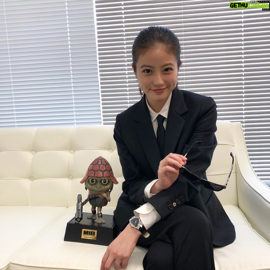 Mio Imada Instagram - MIBいよいよ明日公開です!
#ハミルトン
#PaulSmithJAPAN
#policelifestyle
#policetokyo