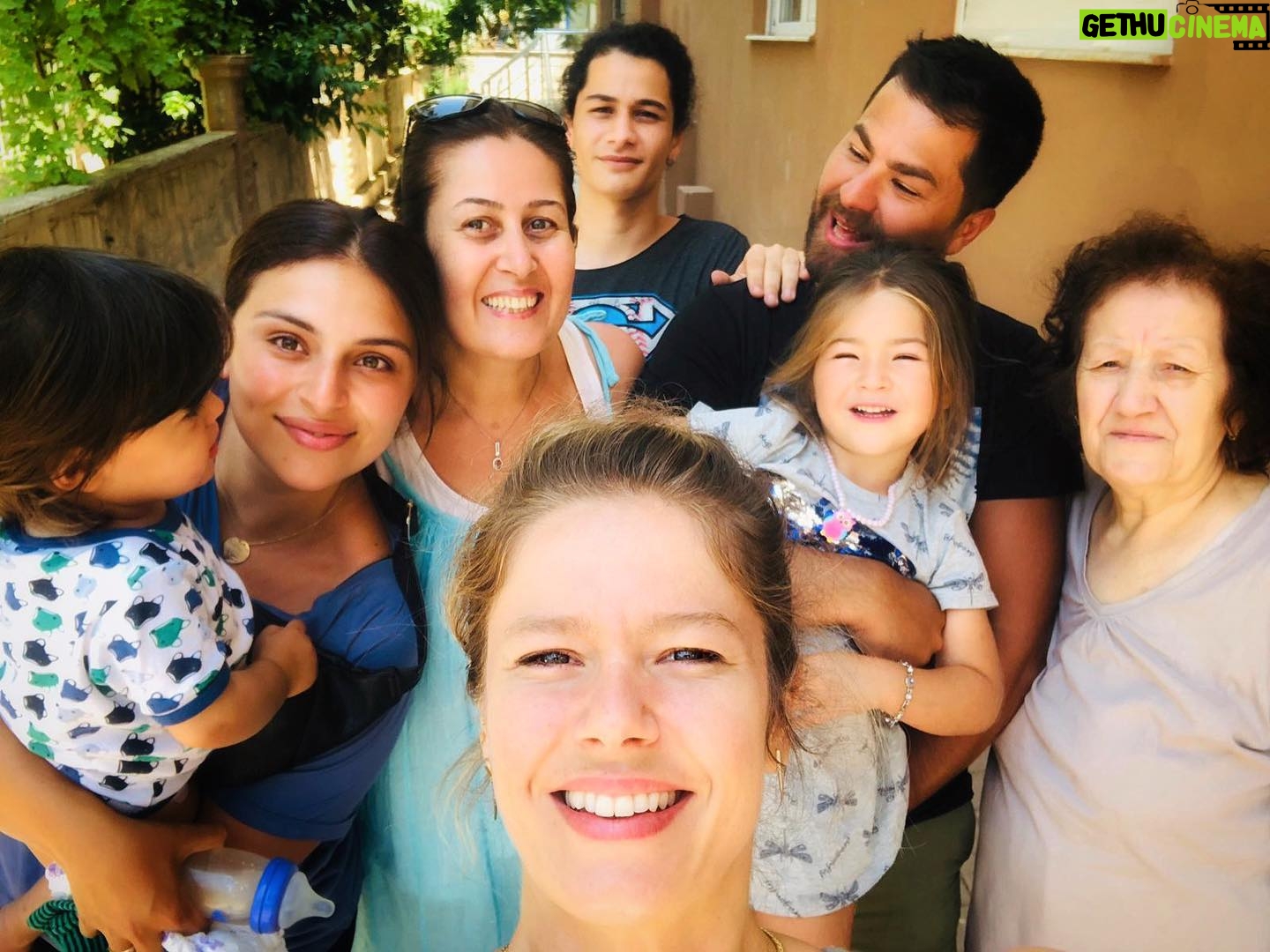 Burcu Biricik Instagram - Yörük’s family 🎪
@bekirbiricik 🍀💚