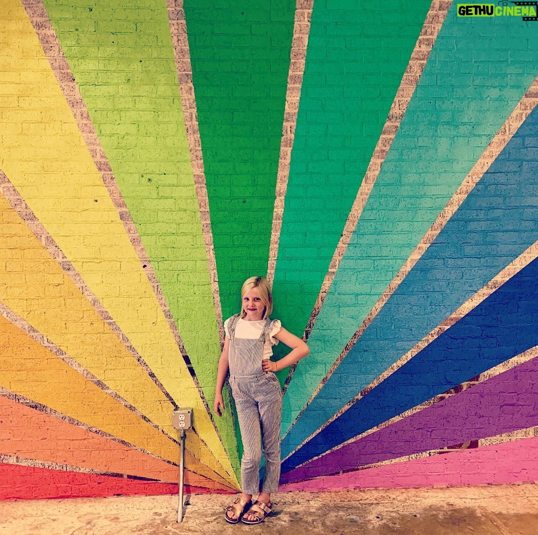 Jessica Capshaw Instagram - #worldpride2019
From 1 year old to 101 years old there’s nothing quite as nourishing for one’s soul than feeling genuine pride in who one is...what an incredible month of honoring, celebrating and feeling pride in the #lgbtq communities around the world. I celebrate you.
The greatest and most richly colored goal in the world would to ALL be FOR each other...to have each other’s backs, to learn from each other, to celebrate what we share as well as how we differ. * Poppy and I found this beautiful wall art on the street when we were taking a walk. She stopped in front of it and we talked and talked about what the rainbow represents for #lgbtq and why it’s so important to have pride month. I was most grateful that to her people being proud of who they are, in whatever form they are, should never be questioned. 🙌🏼 Love is love is love is ❤️🧡💛💚💙💜